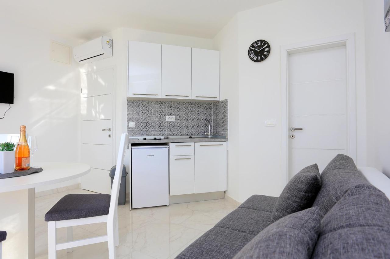 Family Friendly Apartments With A Swimming Pool Zivogosce - Porat, Makarska - 18150 Bagian luar foto