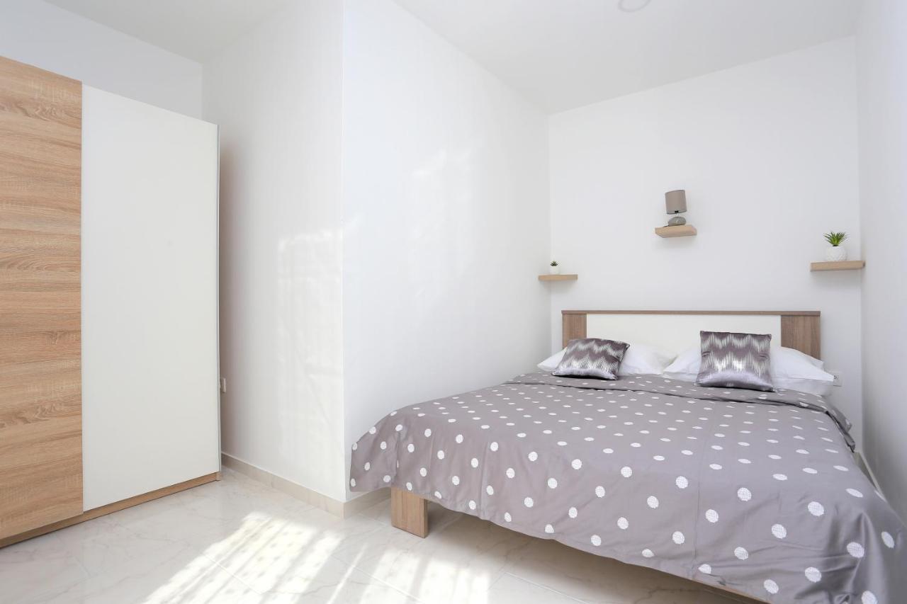 Family Friendly Apartments With A Swimming Pool Zivogosce - Porat, Makarska - 18150 Bagian luar foto
