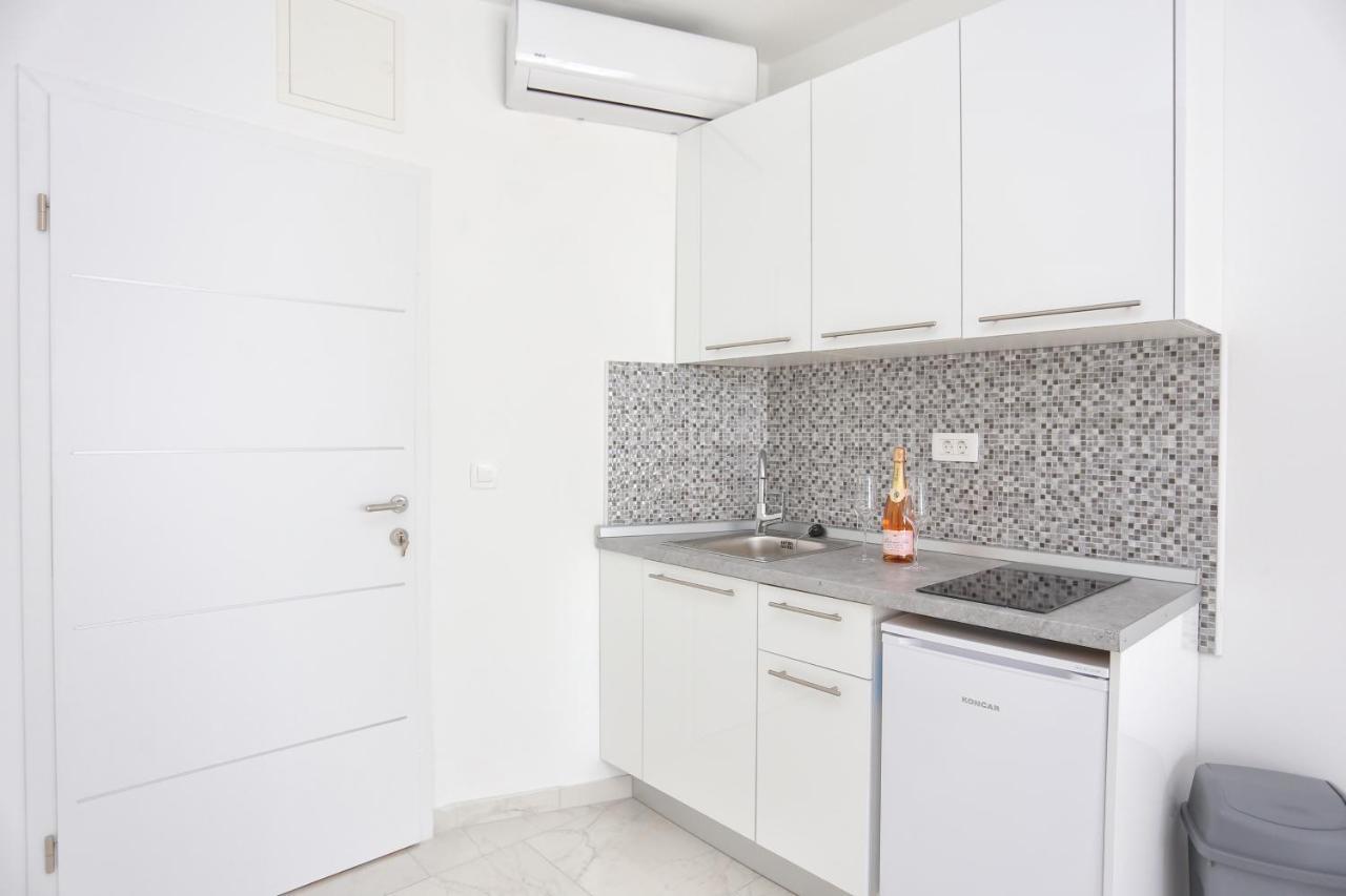 Family Friendly Apartments With A Swimming Pool Zivogosce - Porat, Makarska - 18150 Bagian luar foto